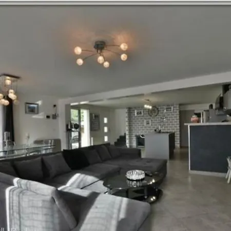 Maison Familiale 11 Personnes * Lézigné