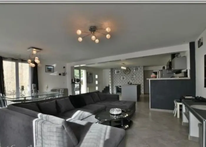 Maison Familiale 11 Personnes * Lézigné